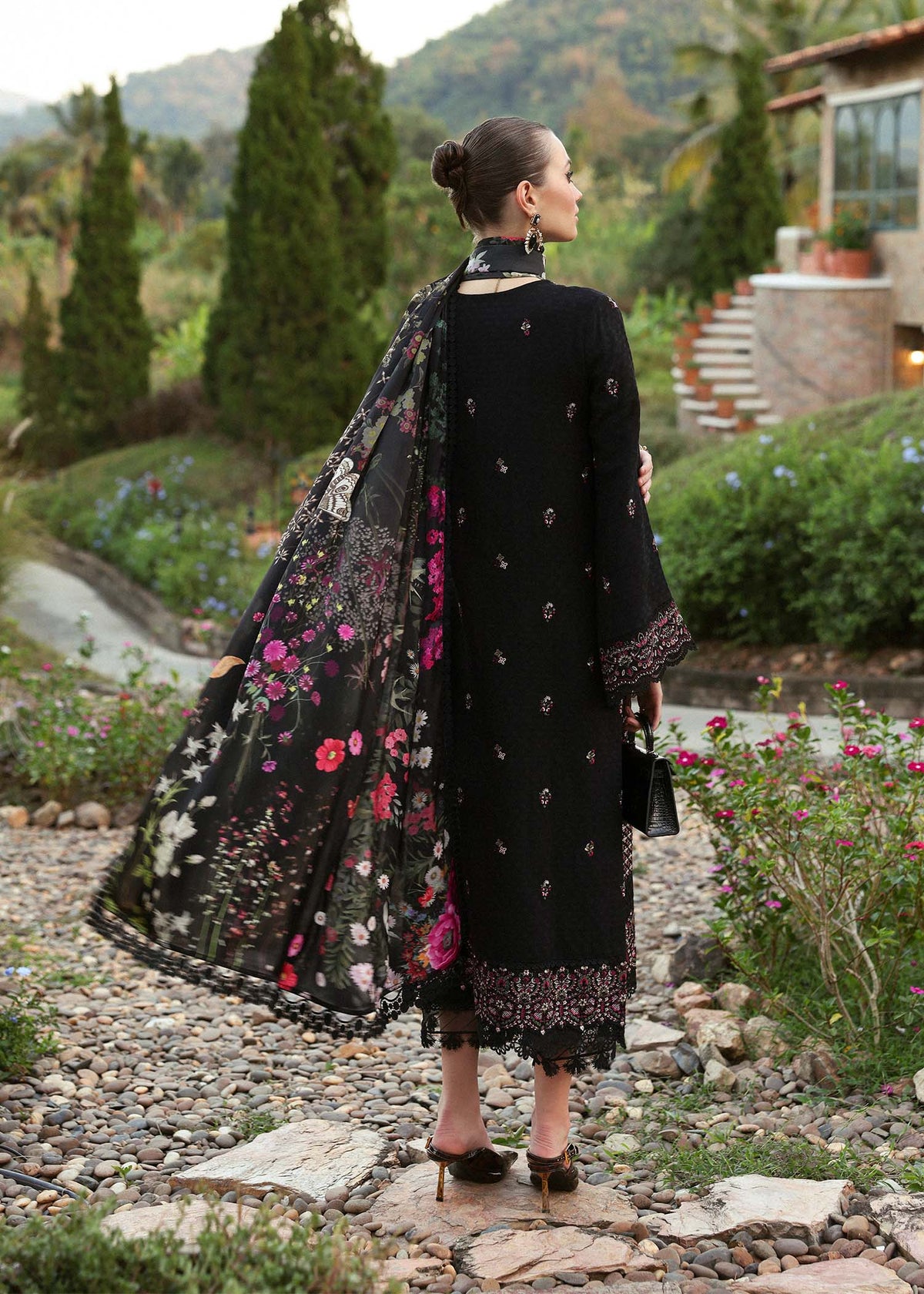 Isha - Kanwal Malik